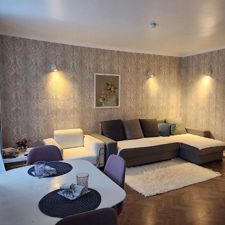 Charme Apartment Jelgava Eksteriør billede